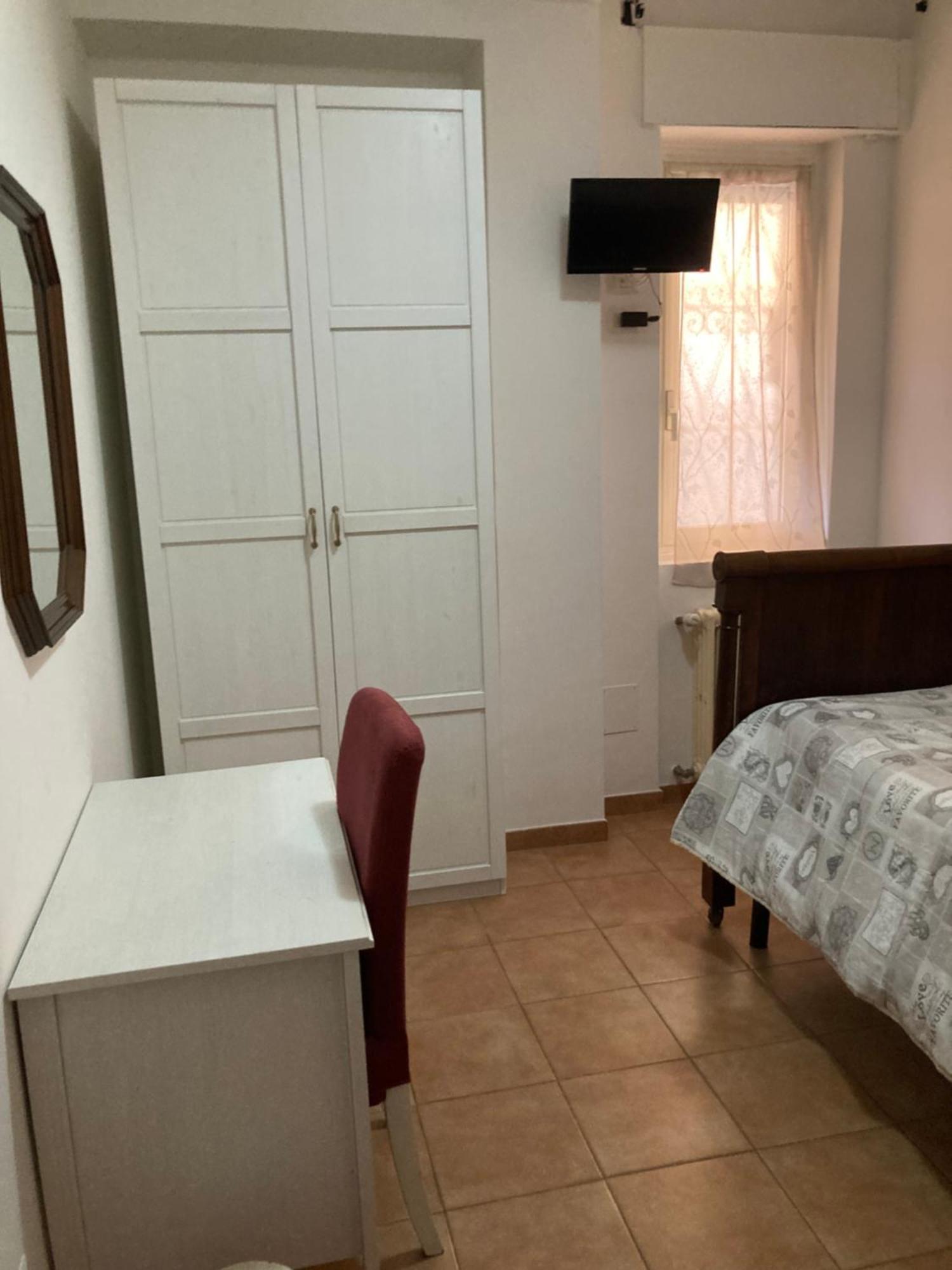Oreglia House Appartamento *